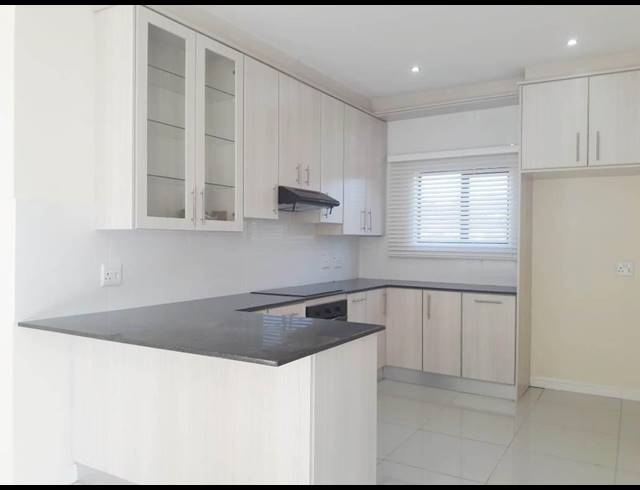 3 BEDROOM TOWNHOUSE RENTED IN LORRAINE